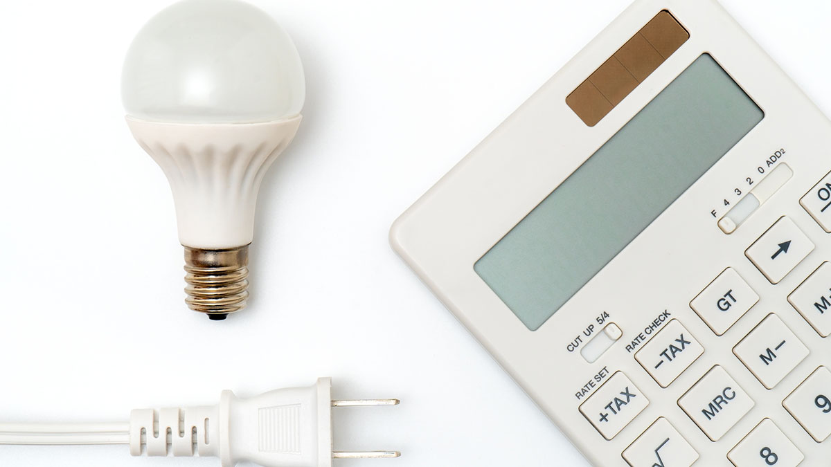 電球　電卓　コンセント